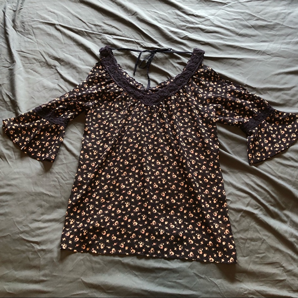 Size small open shoulder blouse